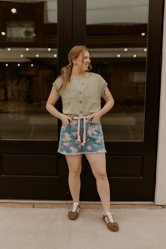 Braided Waist Floral Denim Shorts