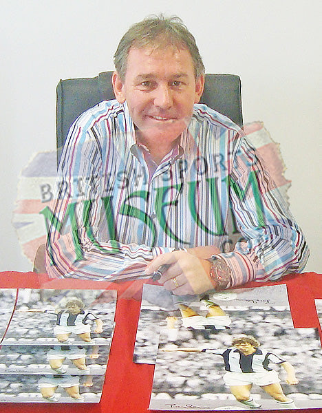 Bryan Robson West Bromwich Albion Legend Signed Photograph 15x19in Framed