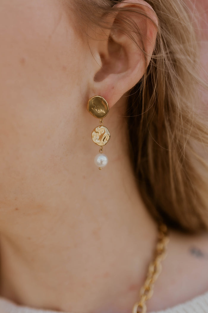 Dangle Pearl Earrings