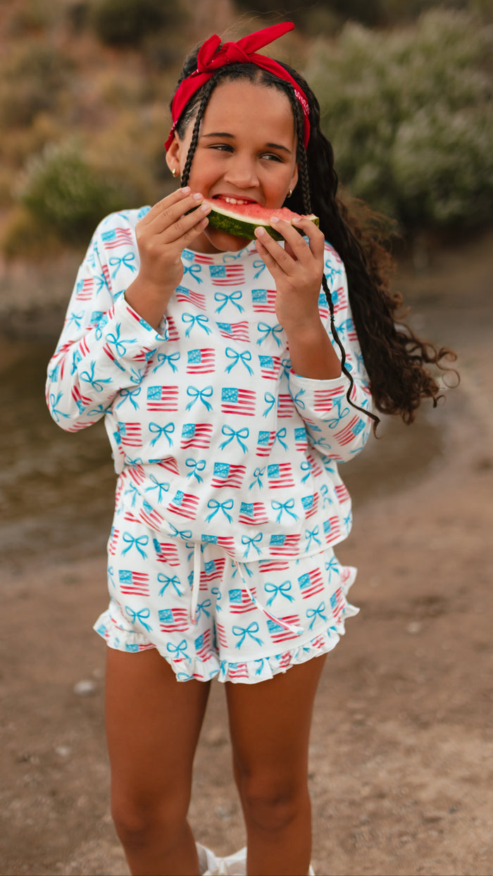 Girl's Long Sleeve and Ruffle Shorts Set in American Bows