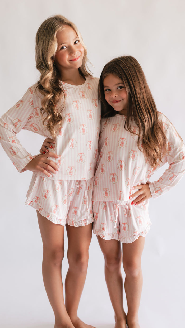 Girl's Long Sleeve and Ruffle Shorts Set in Dance