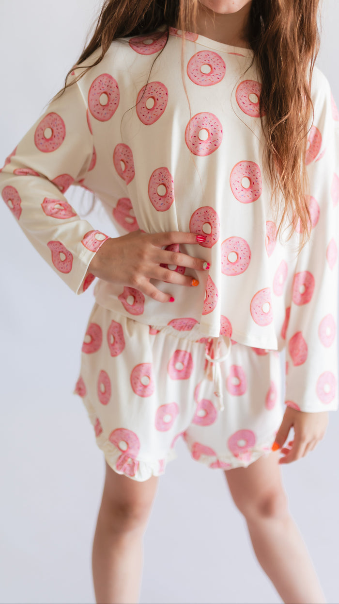 Girl's Long Sleeve and Ruffle Shorts Set in Pink Donuts