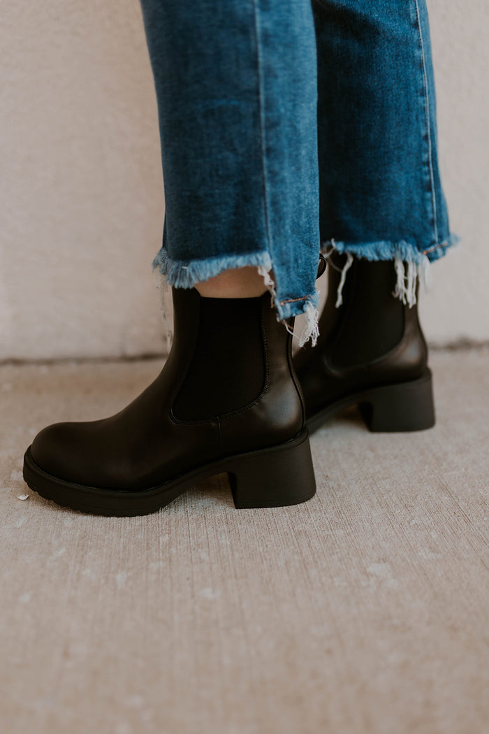 Tune Out Bootie- Dirty Laundry