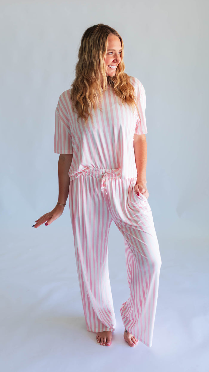 Women's T-Shirt and Pants Set in Poppy