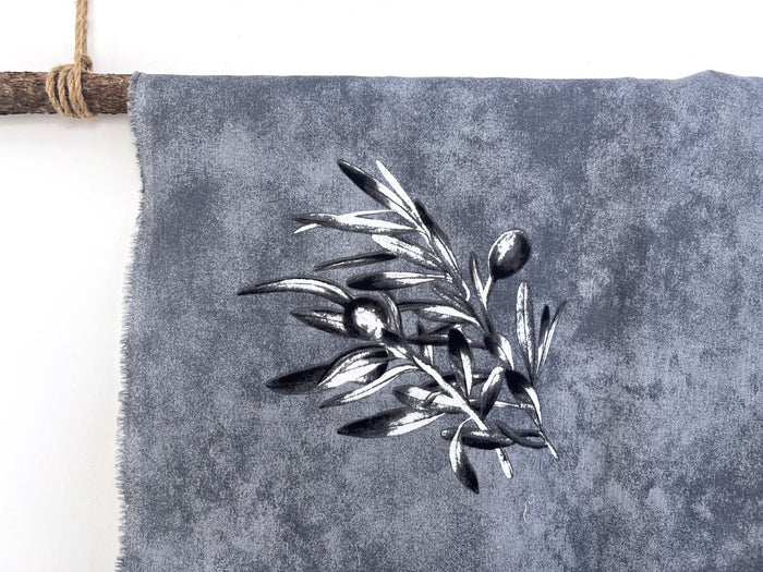 100% Linen, Light Weight, 52'' , US$34/yard