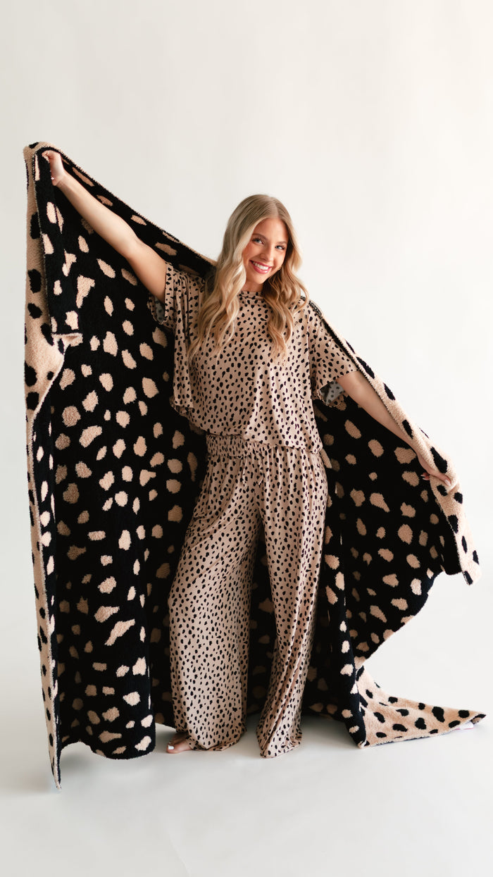 Adult Plush Throw Blanket in Brown Cheetah