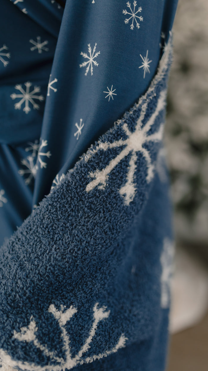Adult Plush Throw Blanket in Snowflakes