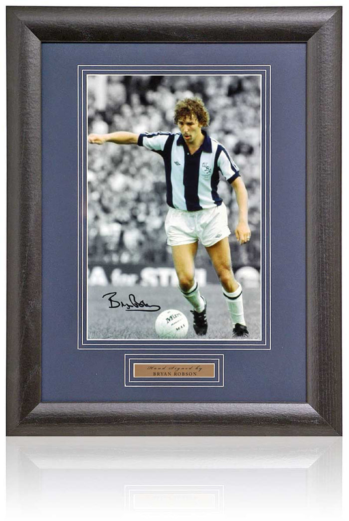 Bryan Robson West Bromwich Albion Legend Signed Photograph 15x19in Framed
