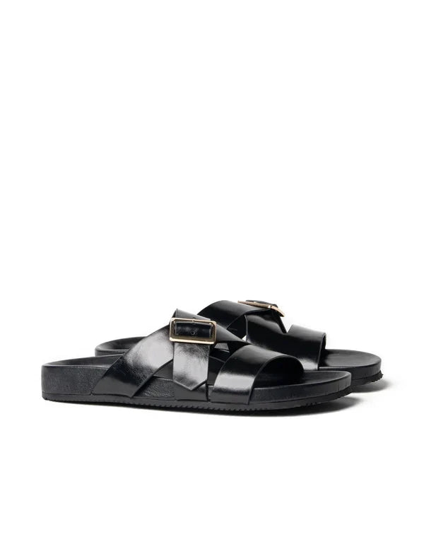 BUCKLE STRAP SLIDE in Black by La Tribe