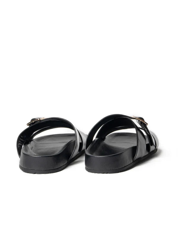BUCKLE STRAP SLIDE in Black by La Tribe