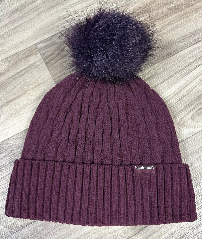 Cable Knit Pom Beanie