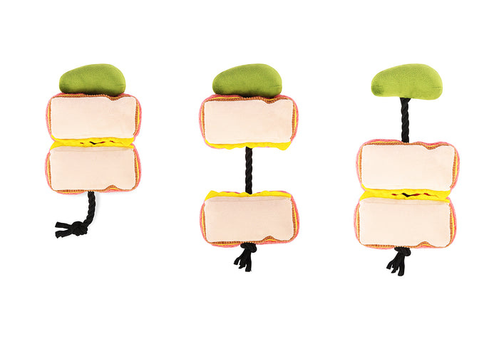 P.L.A.Y. x Earth Rated Montreal Munchies Collection - Montreal Smoked Meat Sandwich Dog Toy - Showing Sliding Rope Function