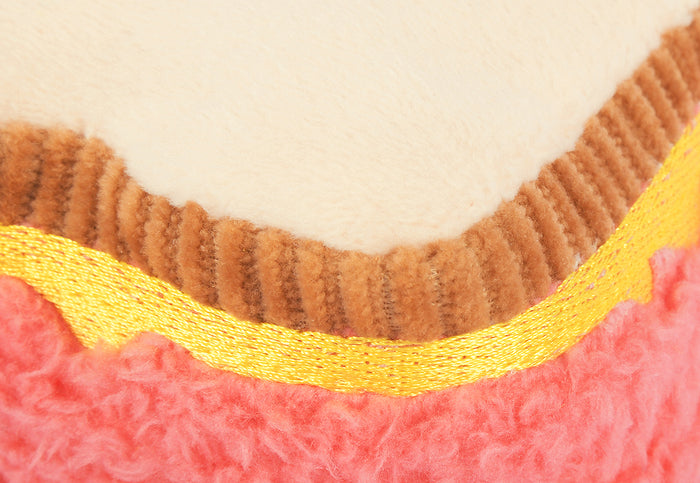 P.L.A.Y. x Earth Rated Montreal Munchies Collection - Montreal Smoked Meat Sandwich Dog Toy Close-Up