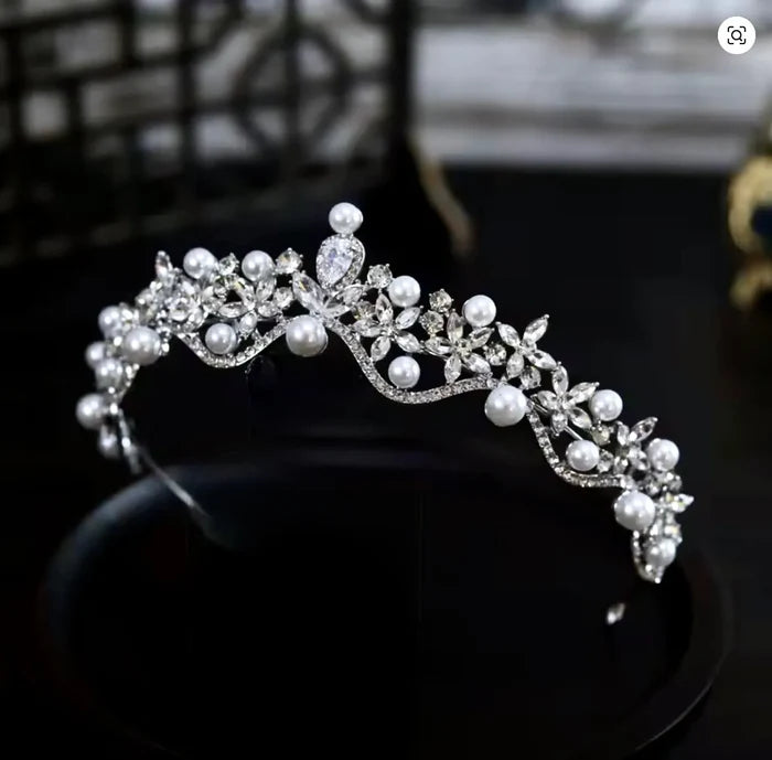 Elegant Pearl and Crystal Wedding Tiara - Silver