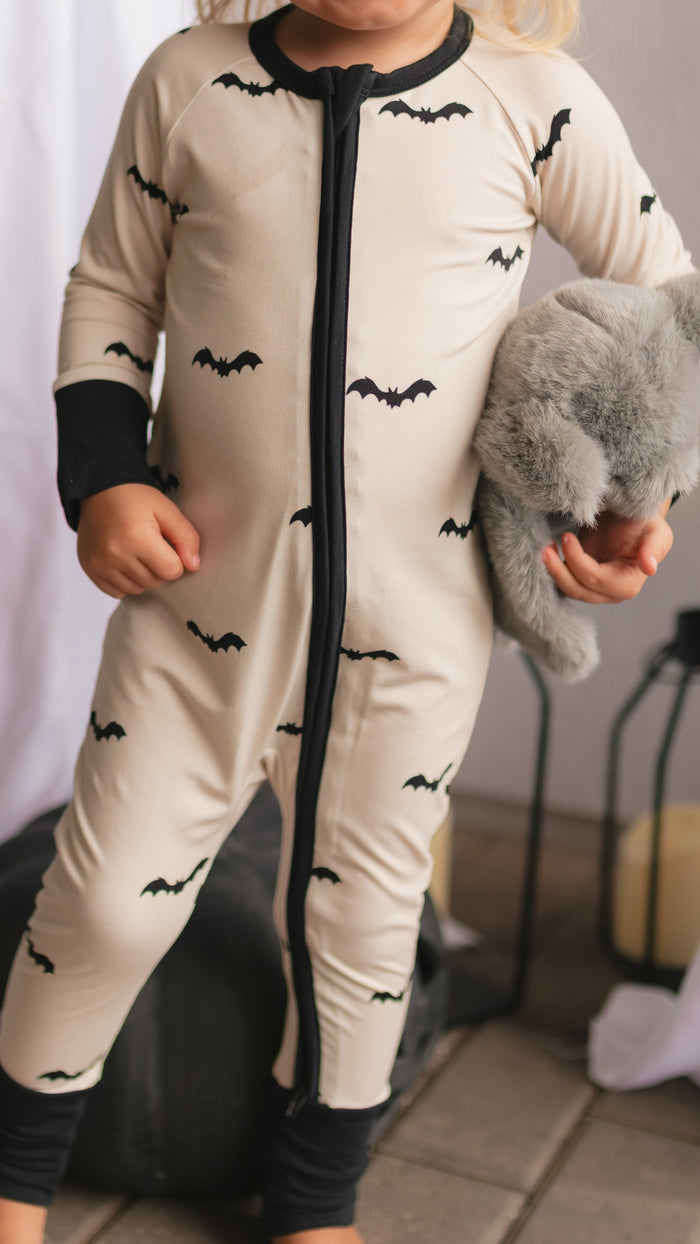 Infant Romper in Cream Bats
