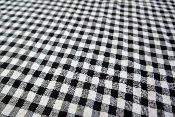 Linen Gingham Check Seersucker Stretch Fabric (6515) - The Linen Lab - Black and Natural