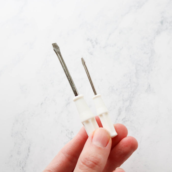 Screwdriver Set for Embroidery Hoops-Stitched Modern
