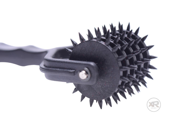 Spiked 5-Row Pinwheel Image 3
