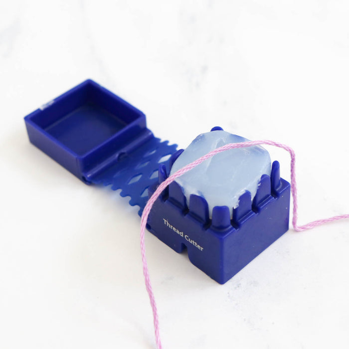 Thread Magic Conditioner with Built-in Thread Cutter-Stitched Modern