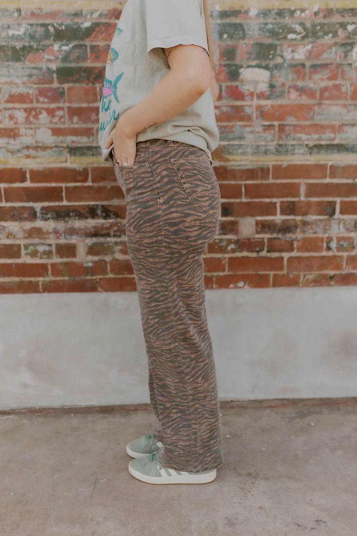 Tiger Logan Dad Jeans- Hidden