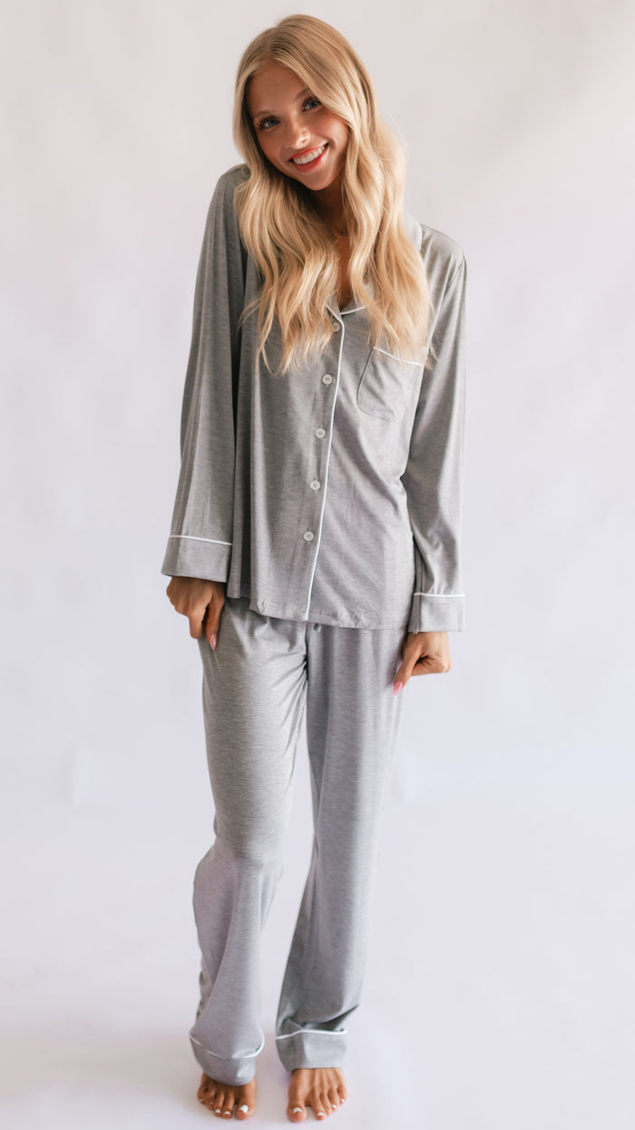Women's Button Up Set In Heather Grey