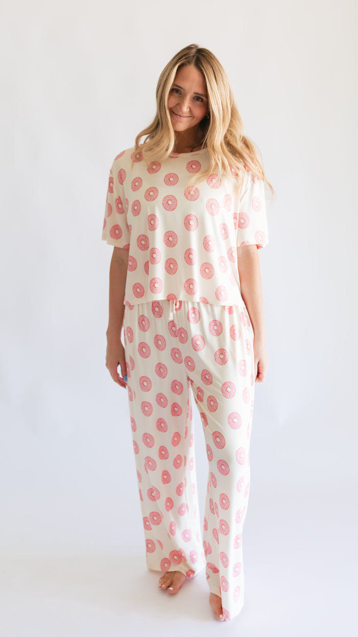 Women's T-Shirt and Pants Set in Pink Donuts