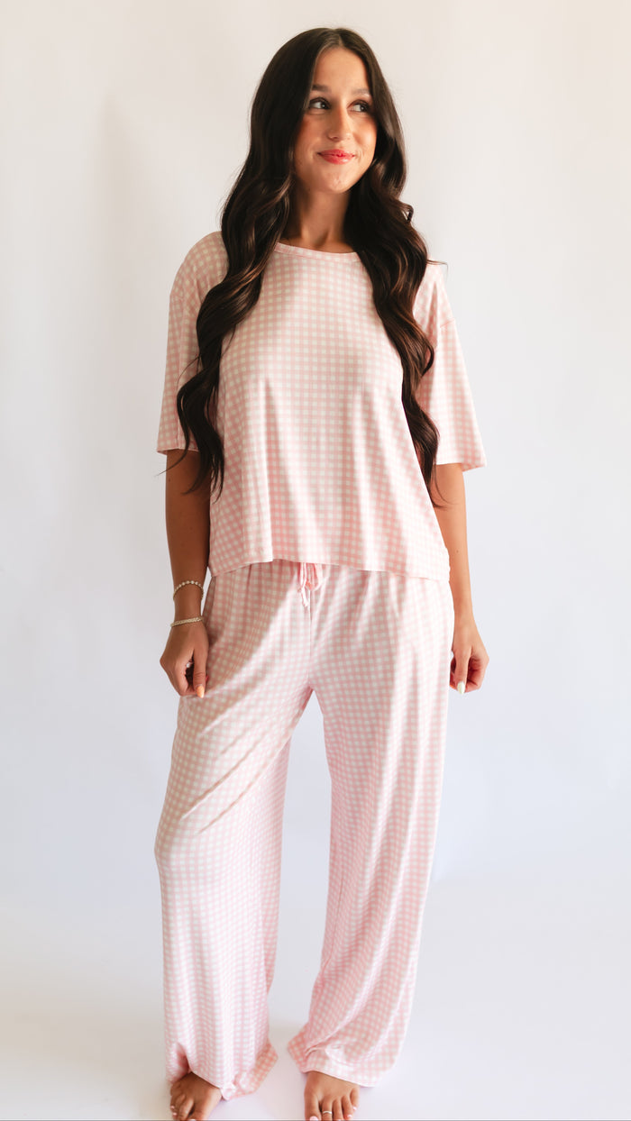 Women's T-Shirt and Pants Set in Pink Gingham