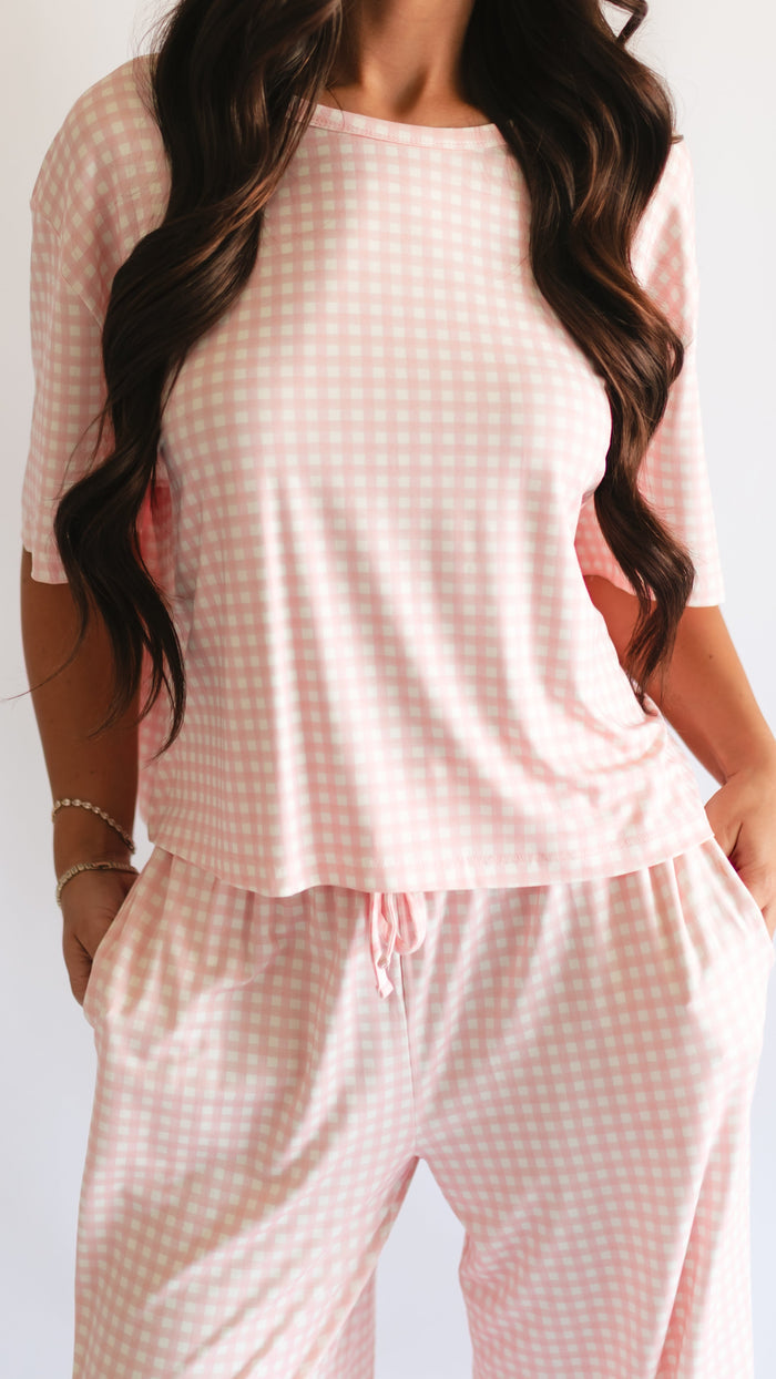 Women's T-Shirt and Pants Set in Pink Gingham