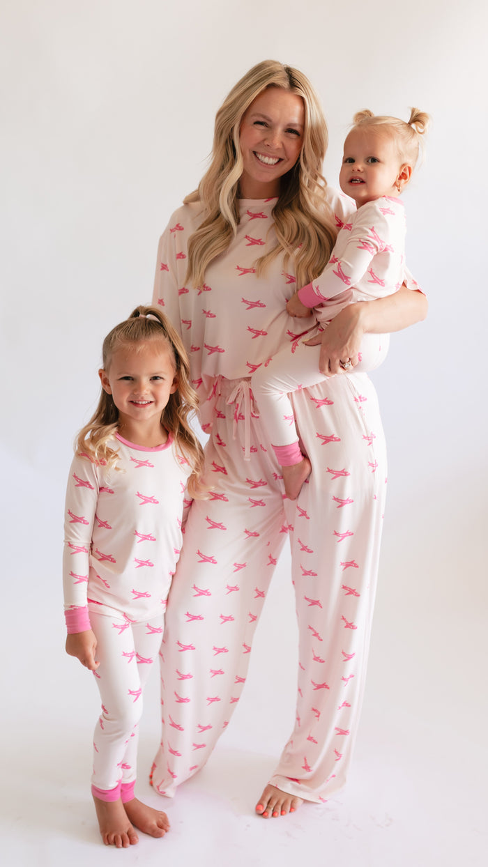 Women's T-Shirt and Pants Set in Pink Planes