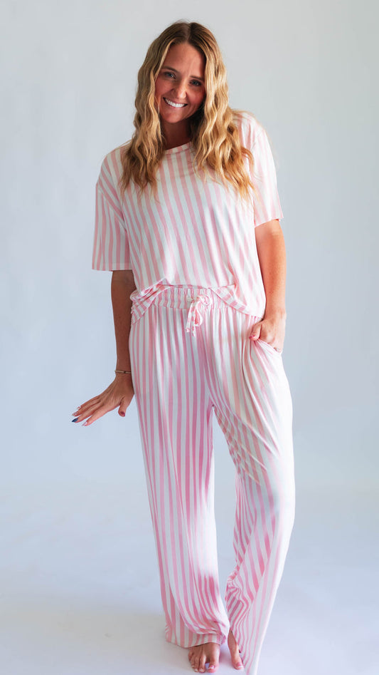 Women's T-Shirt and Pants Set in Poppy