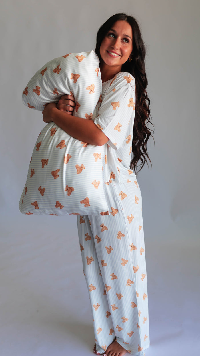 Women's T-Shirt and Pants Set in Teddy