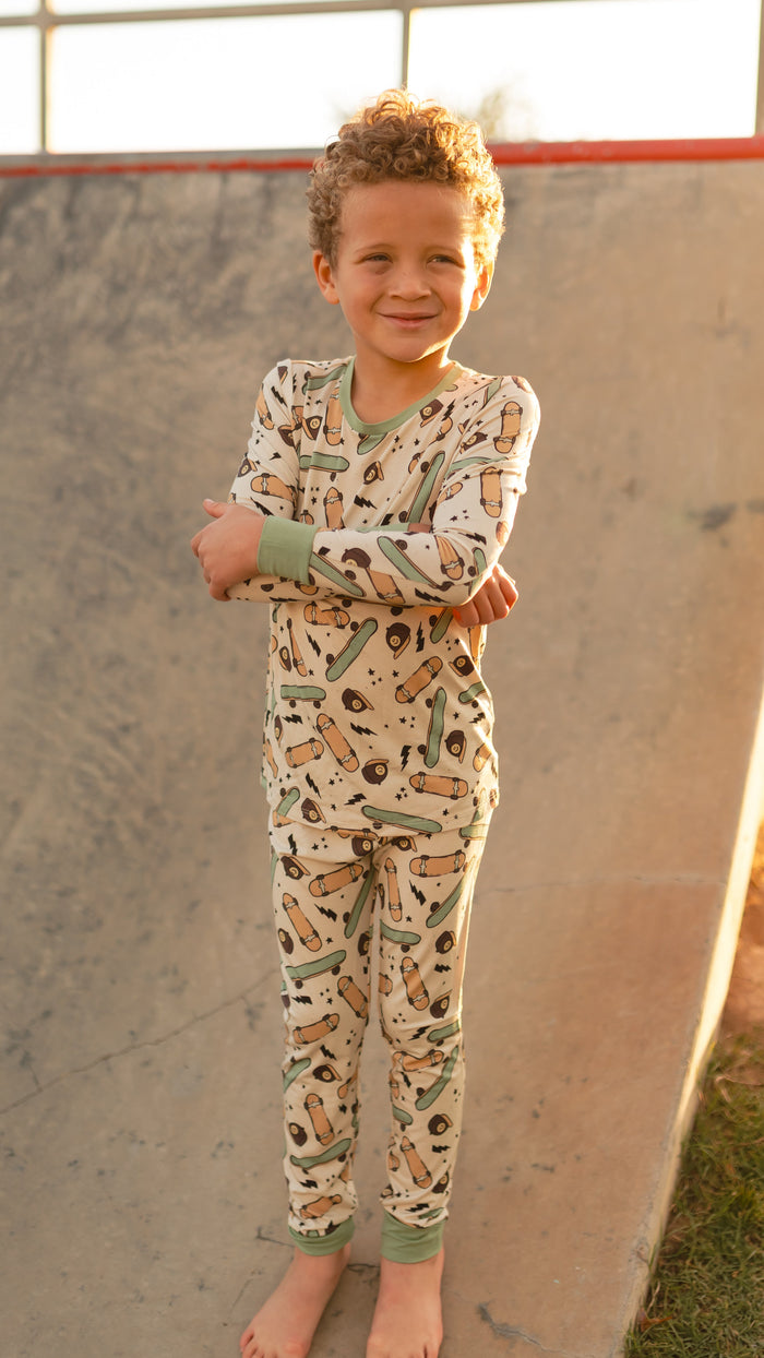 Youth Pajama Set in Skateboard